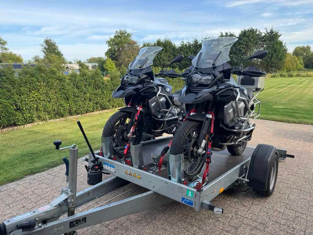 Motortrailer voor het veilig vervoeren van 2 motoren in België